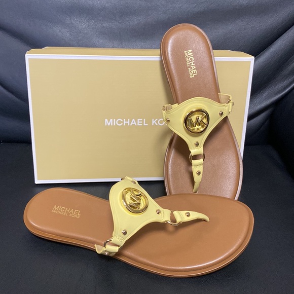 Michael Kors Conway Sandal - Picture 3 of 6
